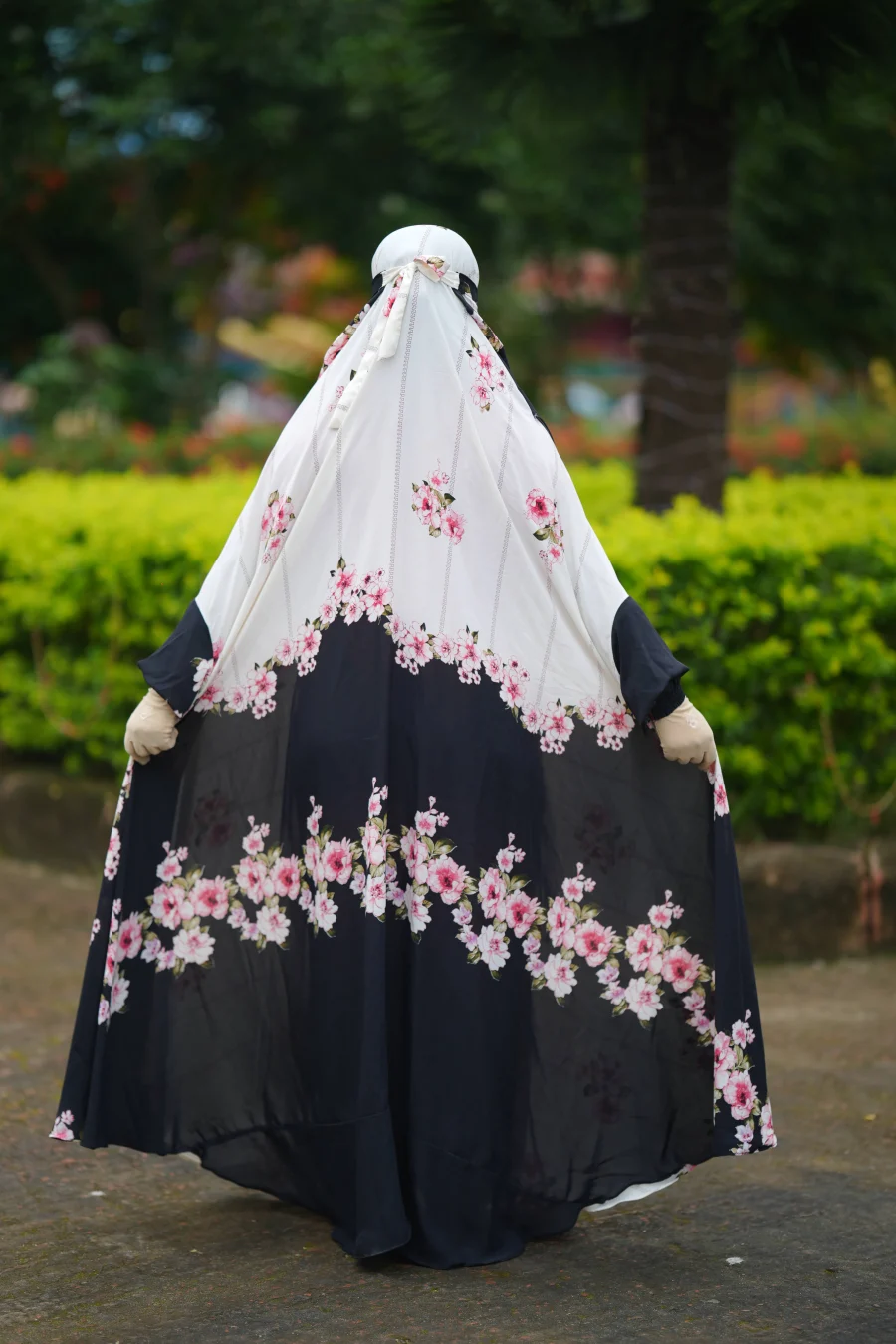 Premium Jilbab Abaya — Black Line