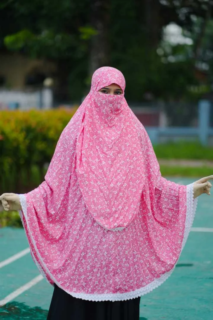 Cotton SALAT Hijab — Blush Pink Floral