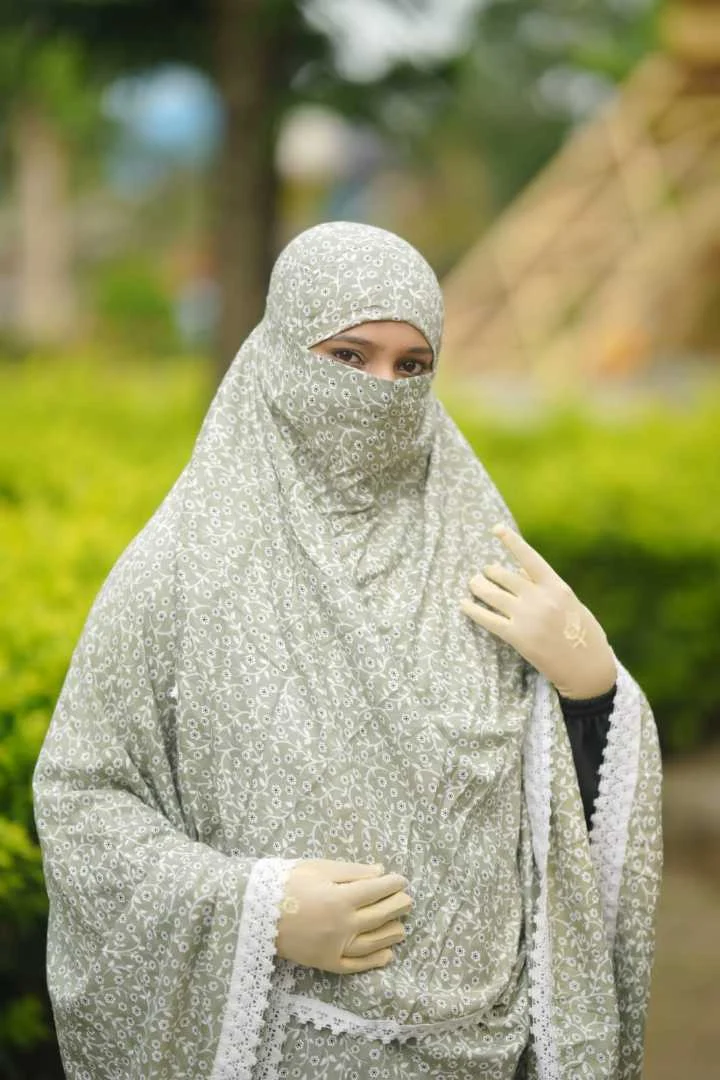 Cotton SALAT Hijab — Sage Green Floral