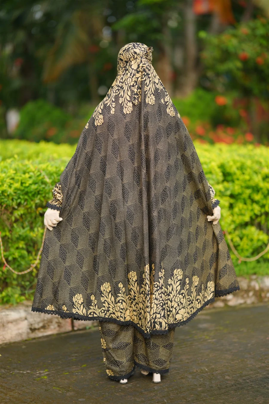 Premium Khimar Set — Black Gold Floral